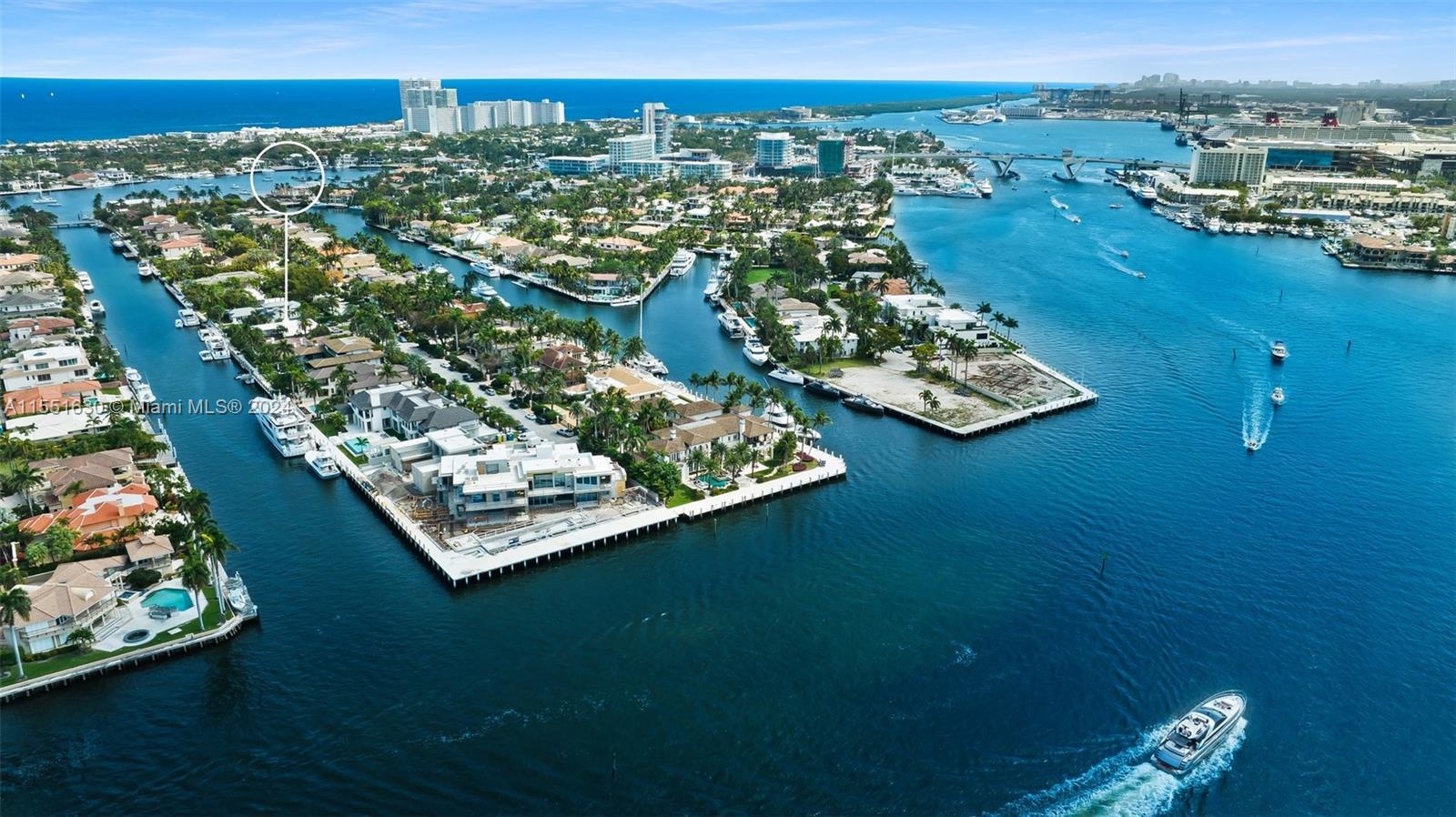 DEL LAGO ISLE - Land