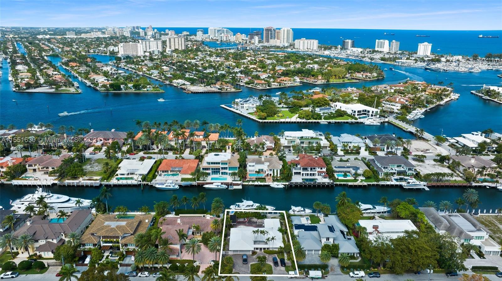 DEL LAGO ISLE - Land