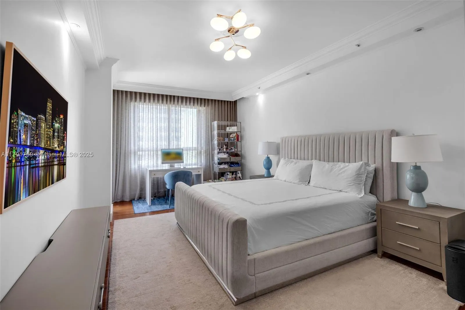 Key Biscayne, Florida 33149, United States, 4 Bedrooms Bedrooms, ,4 BathroomsBathrooms,Residential,Pending,118374