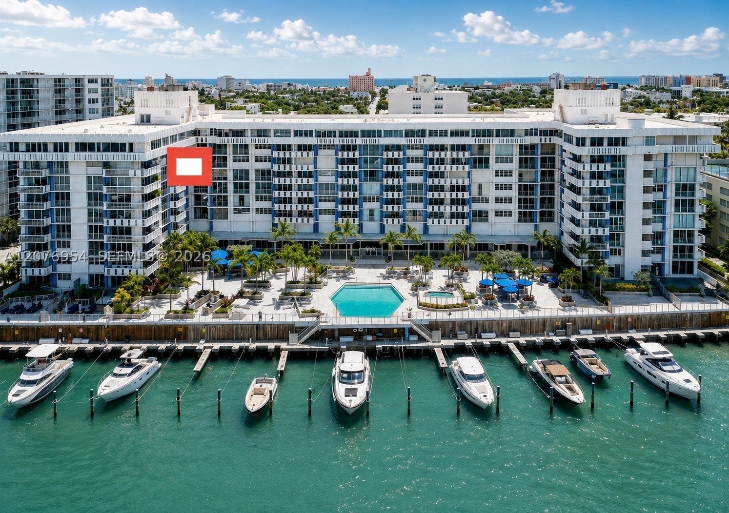 800 West Ave