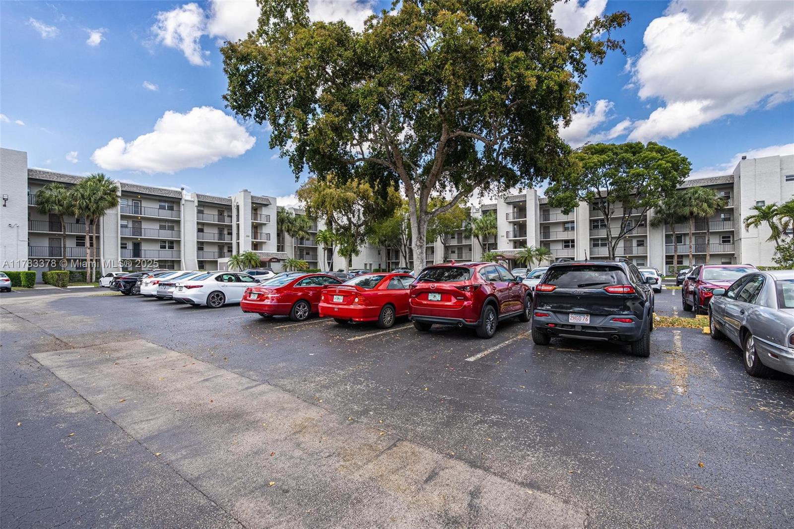 9440 Poinciana Pl 405