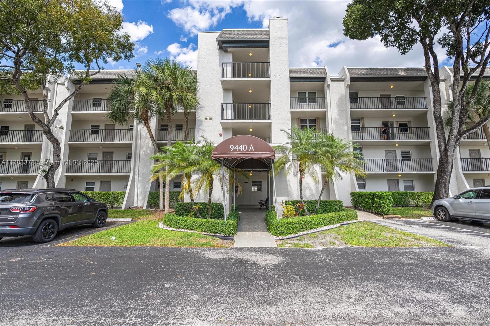 9440 Poinciana Pl 405