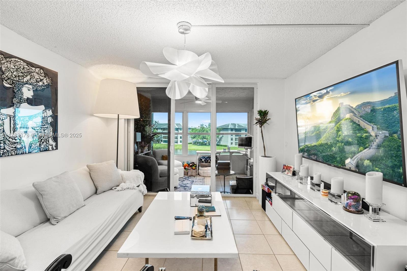 9440 Poinciana Pl 405, Davie, Broward County, Florida - 1 Bedrooms  
2 Bathrooms - 