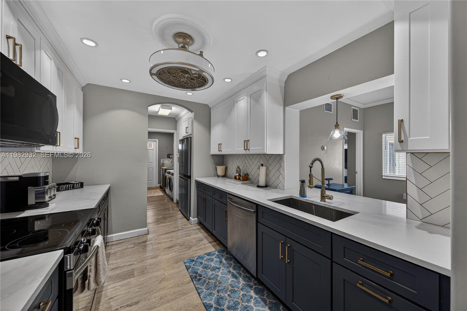 IMPERIAL POINT 1 SEC - Residential Lease