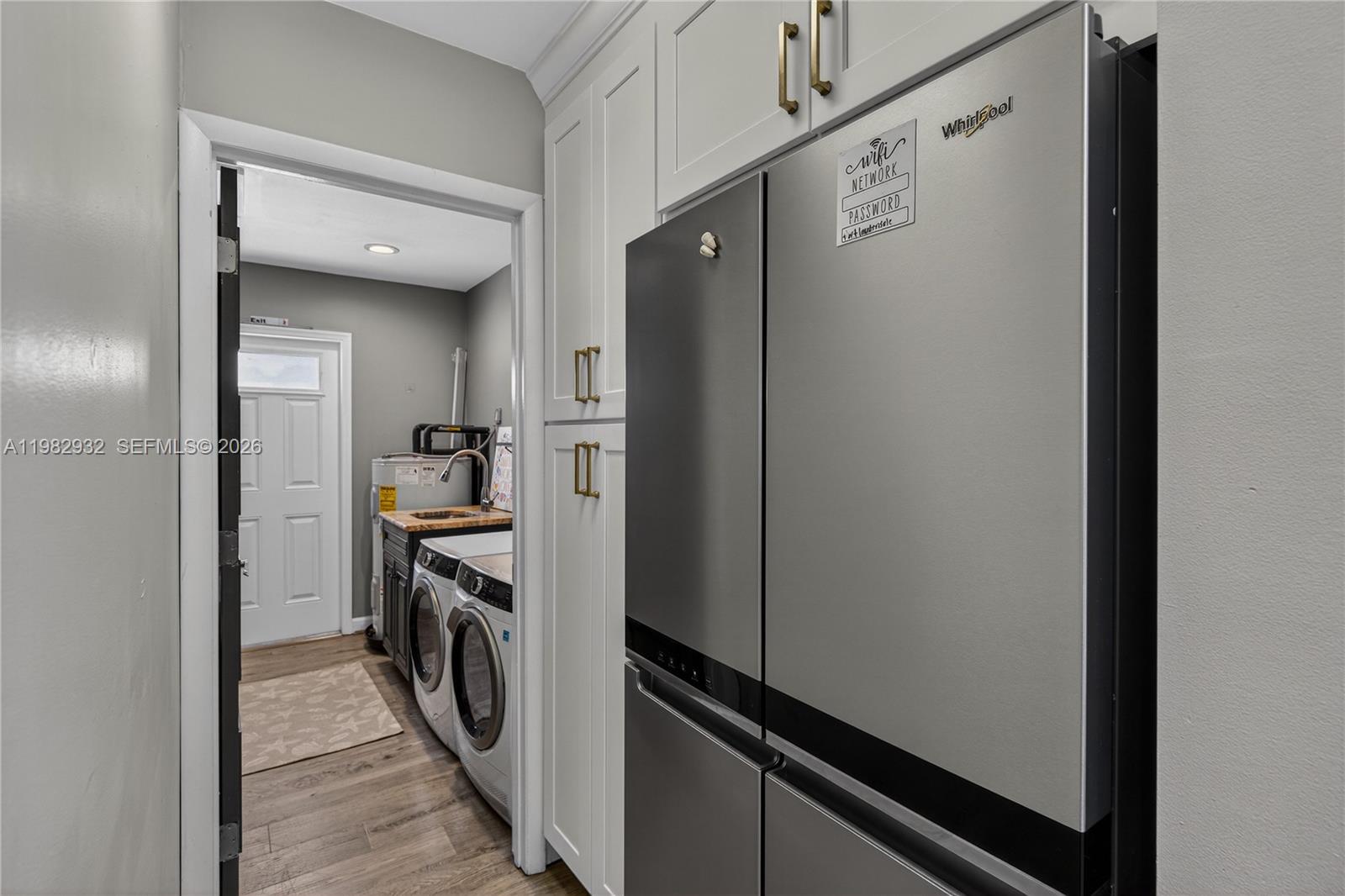 IMPERIAL POINT 1 SEC - Residential Lease