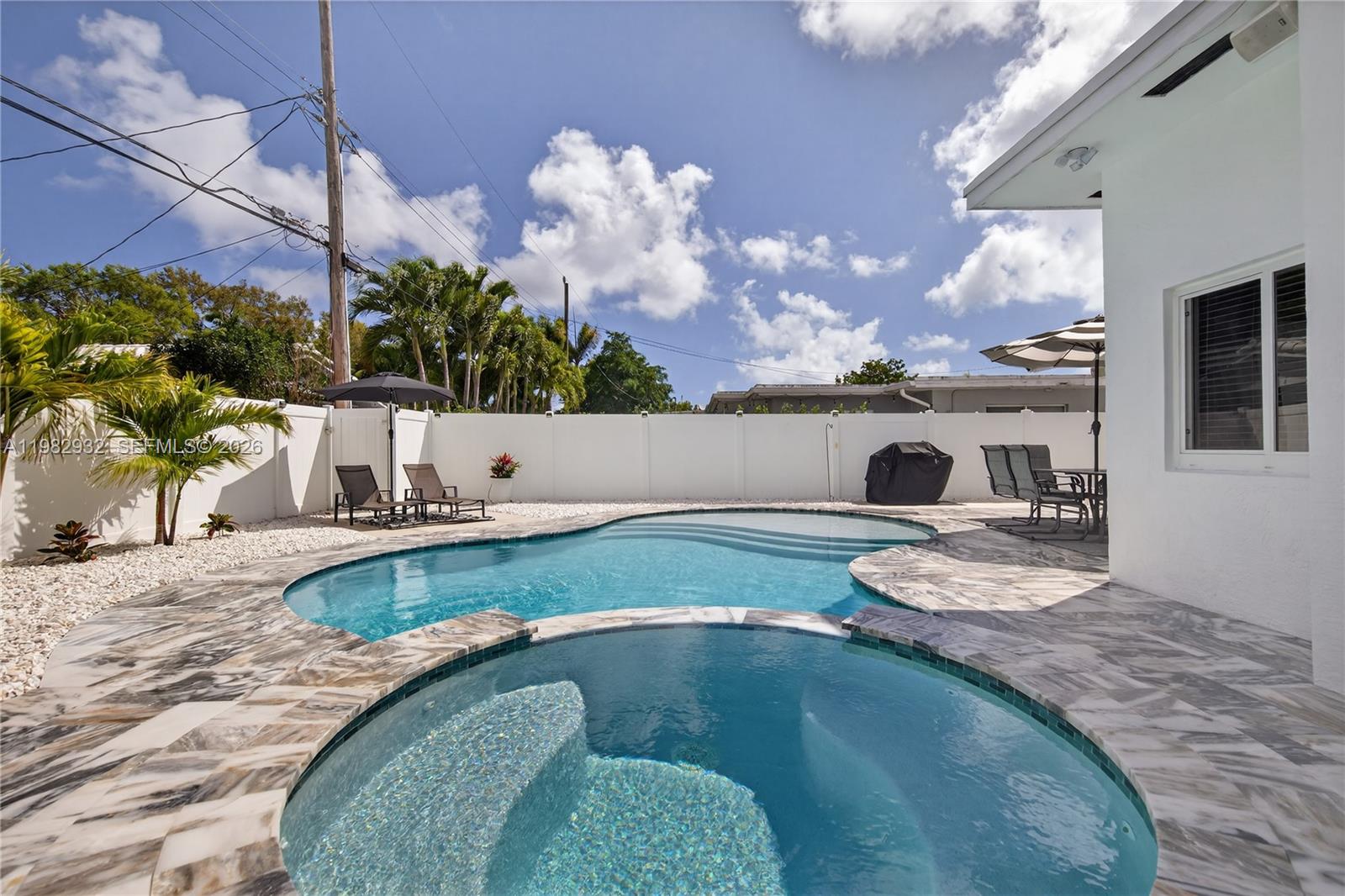 IMPERIAL POINT 1 SEC - Residential Lease