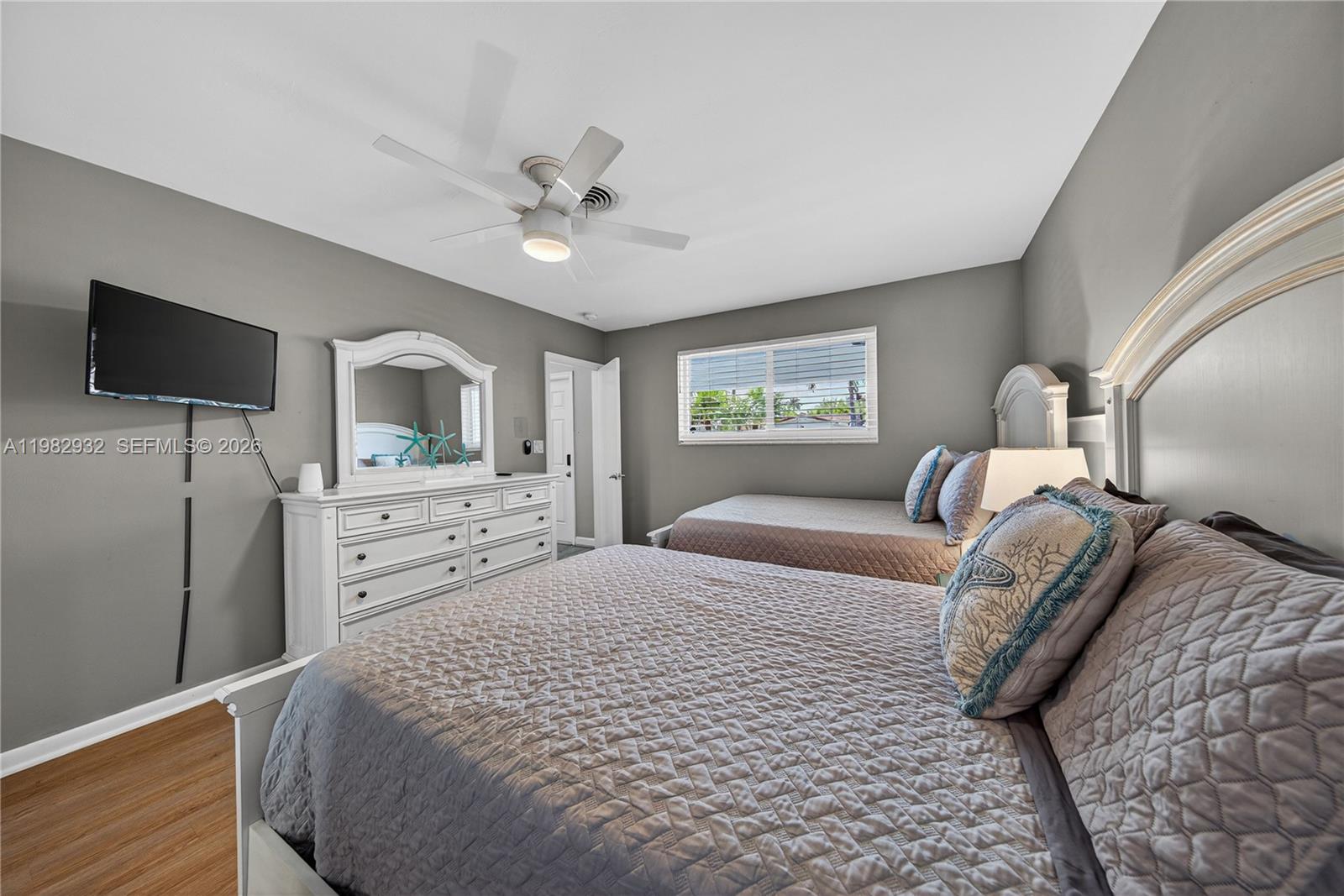 IMPERIAL POINT 1 SEC - Residential Lease