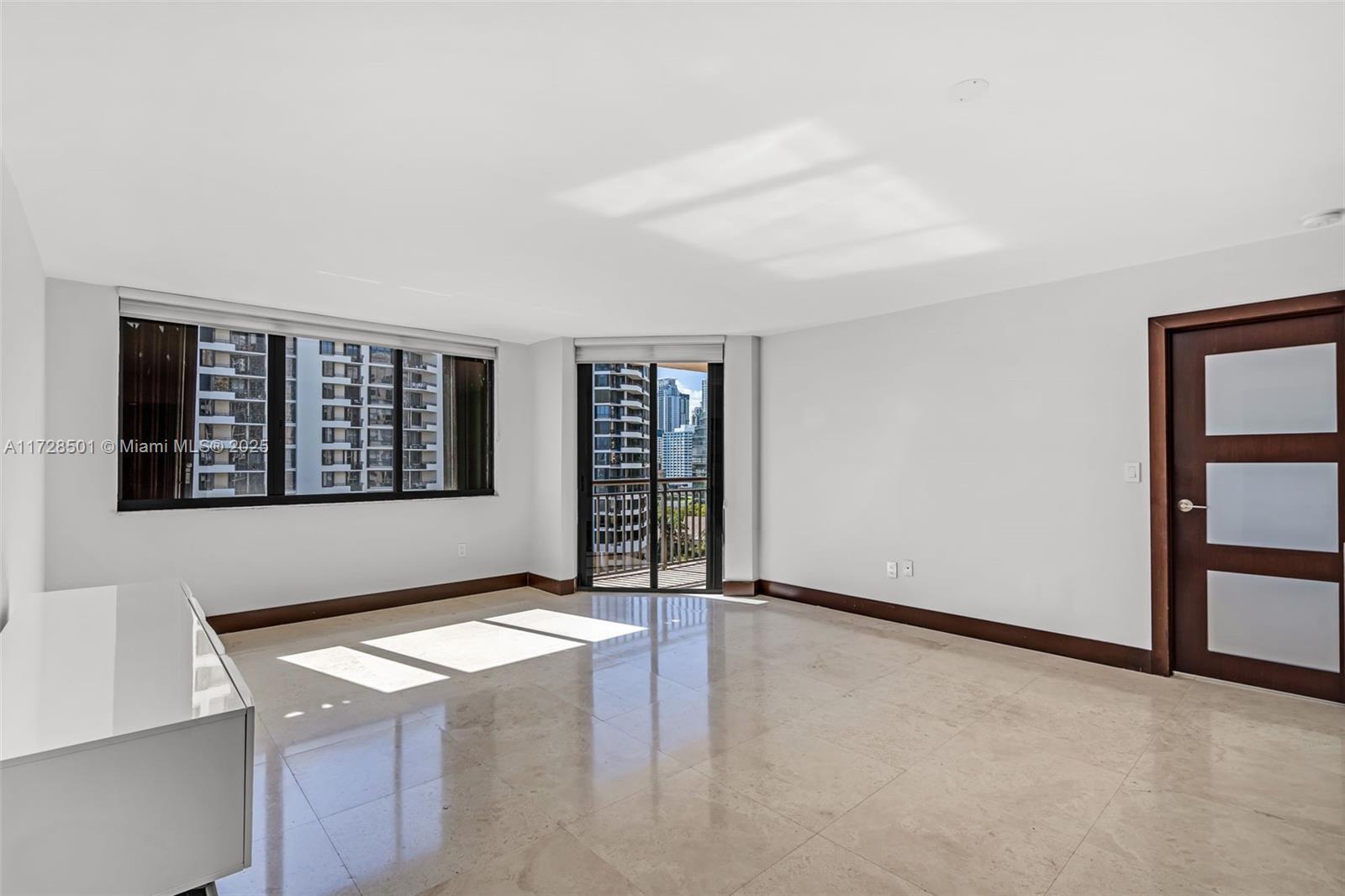 540 Brickell Key Dr 1021