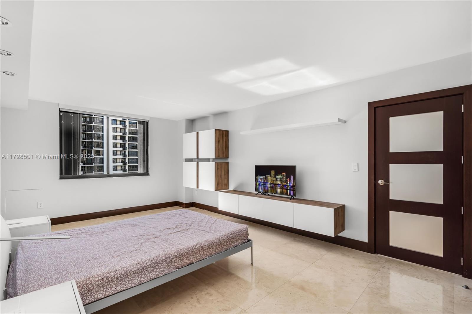 540 Brickell Key Dr 1021