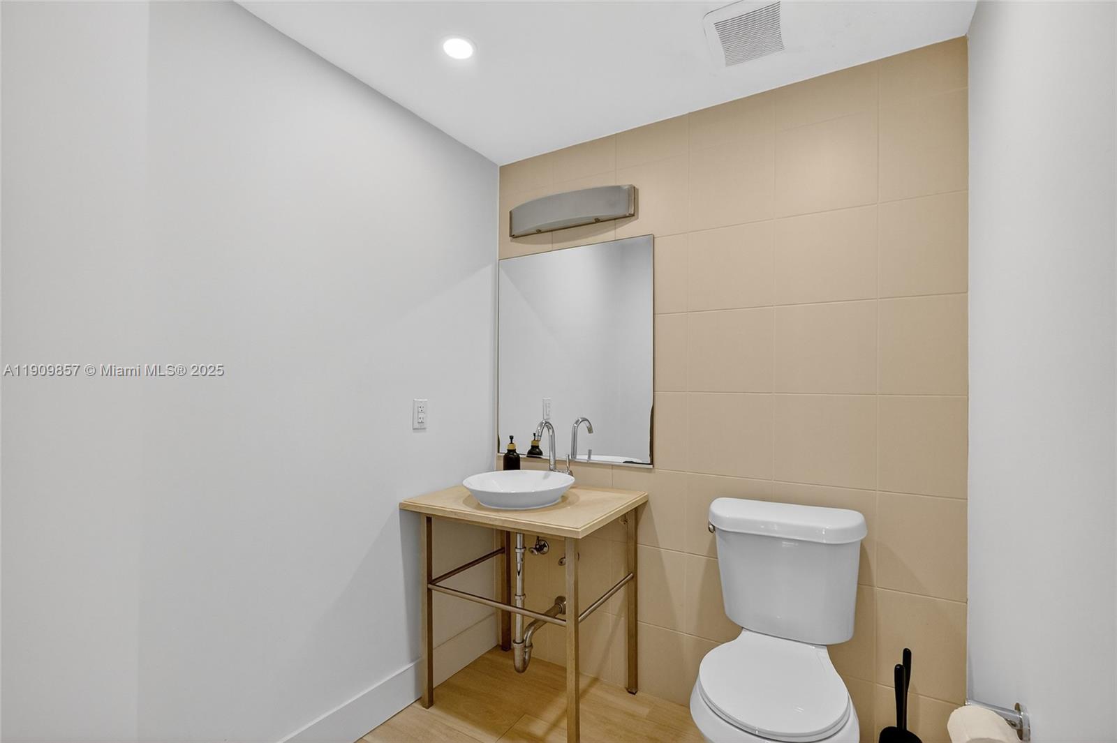 MUTINY PARK CONDO - Residential