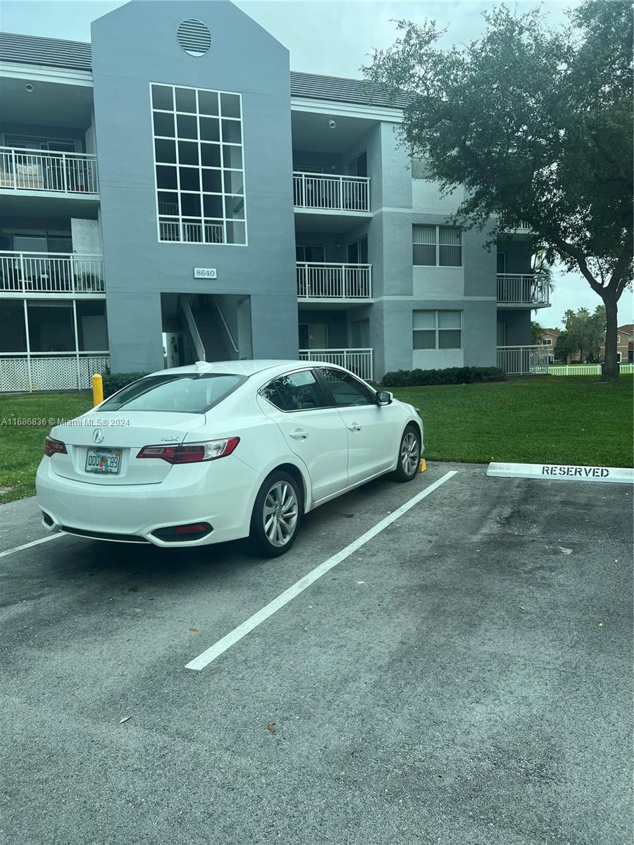 Property for Sale at 8640 Sw 212th St 307, Cutler Bay, Miami-Dade County, Florida - Bedrooms: 2 
Bathrooms: 2  - $297,000
