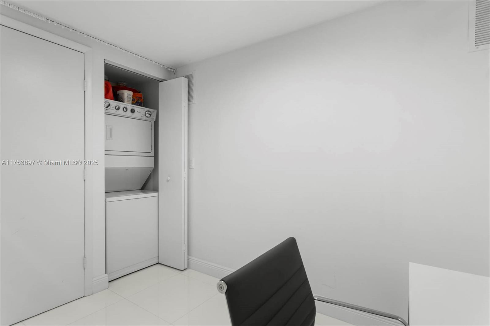 ICON BRICKELL NO TWO COND - Residential Lease