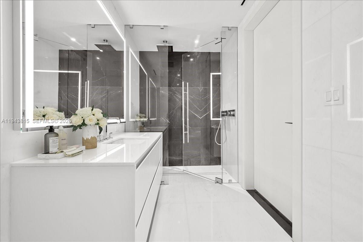 ASTON MARTIN - Residential Lease