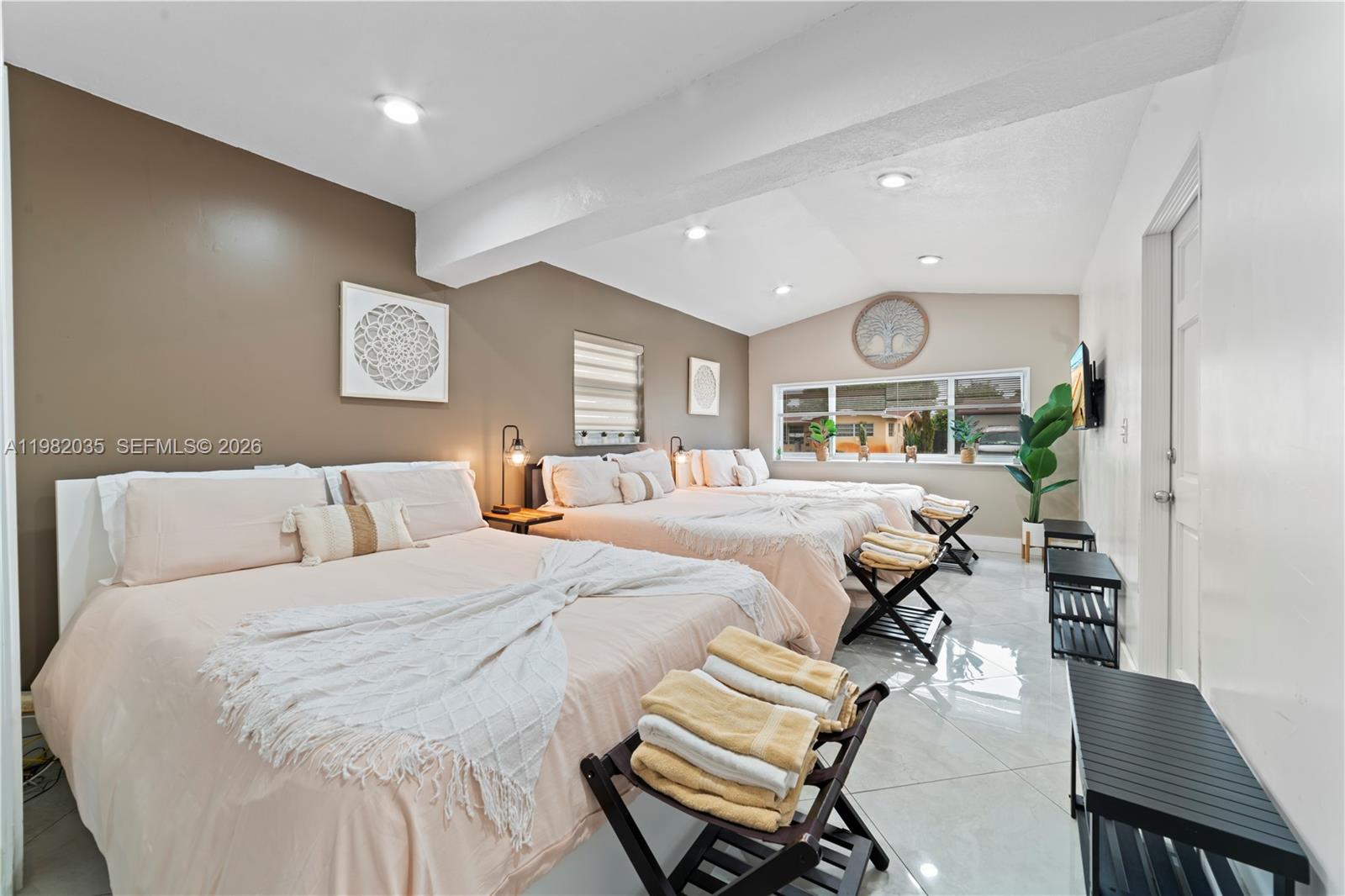 GREYKNOLL ESTATES - Residential