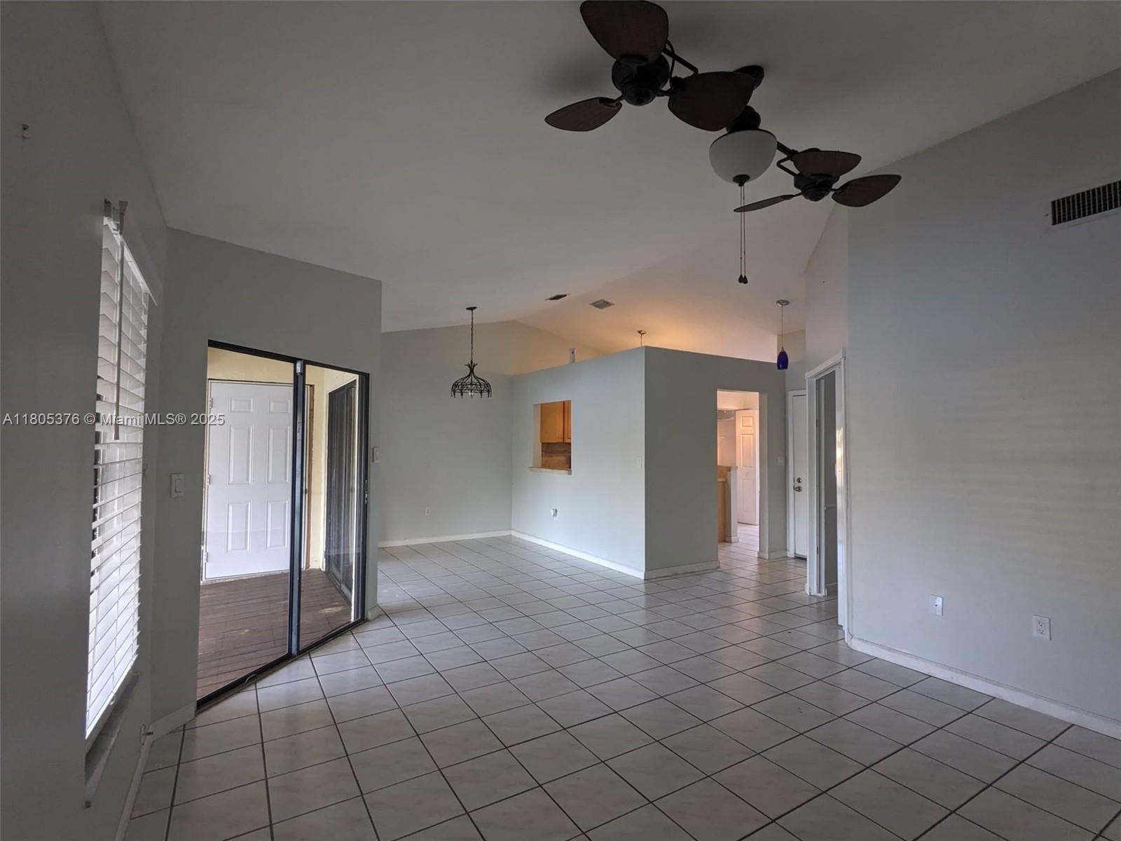 2711 San Remo Cir
