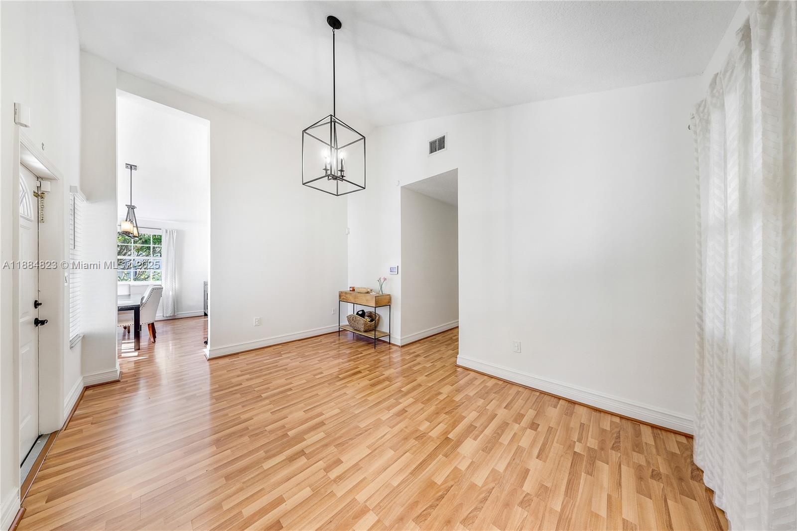 MCKEEVER TERR - Residential