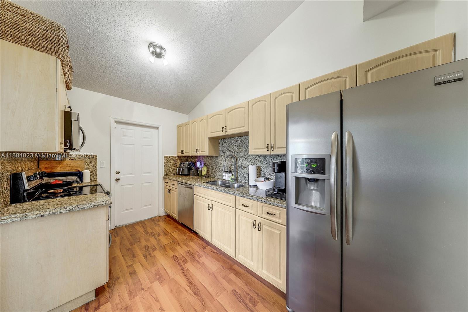 MCKEEVER TERR - Residential