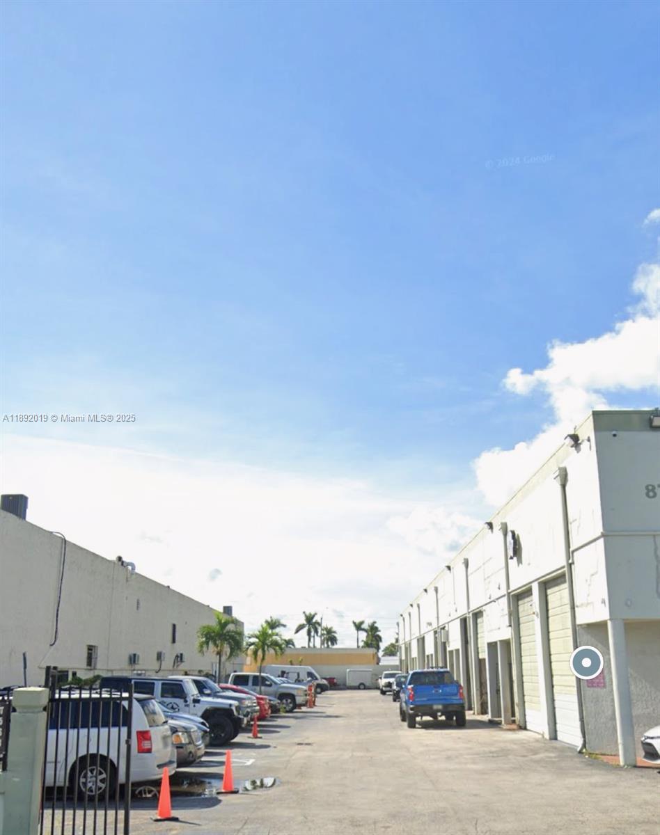 8726 NW 119th St 10