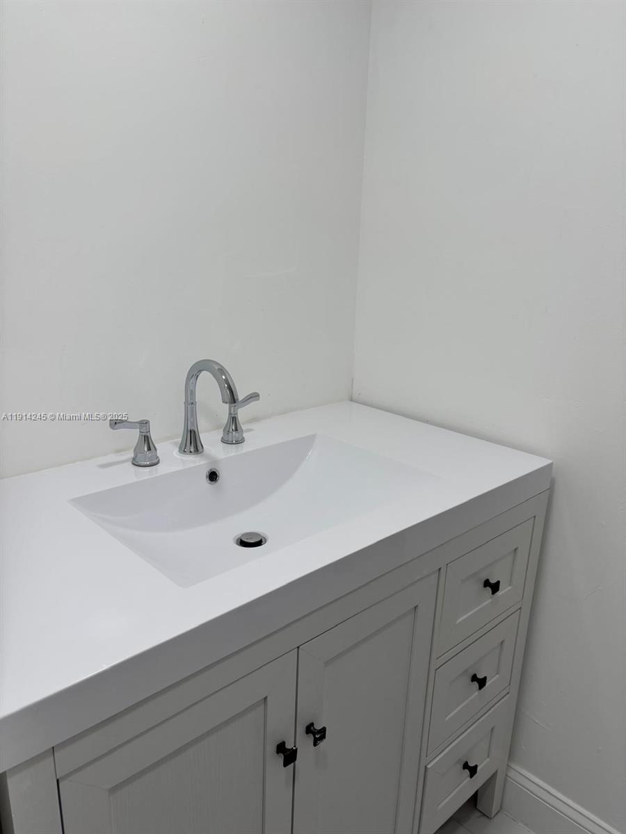 THE CLIPPER AT BISC COVE - Residential Lease