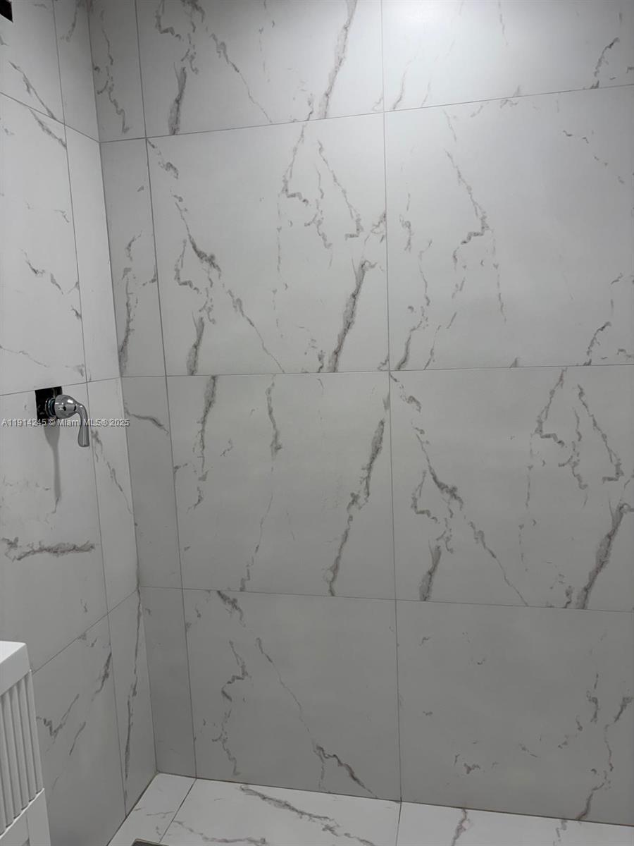 THE CLIPPER AT BISC COVE - Residential Lease