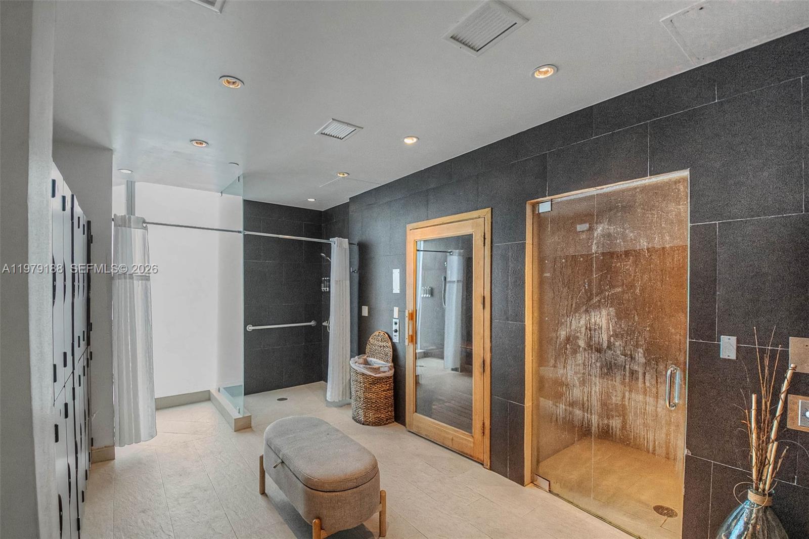 SOLE CONDO - Residential