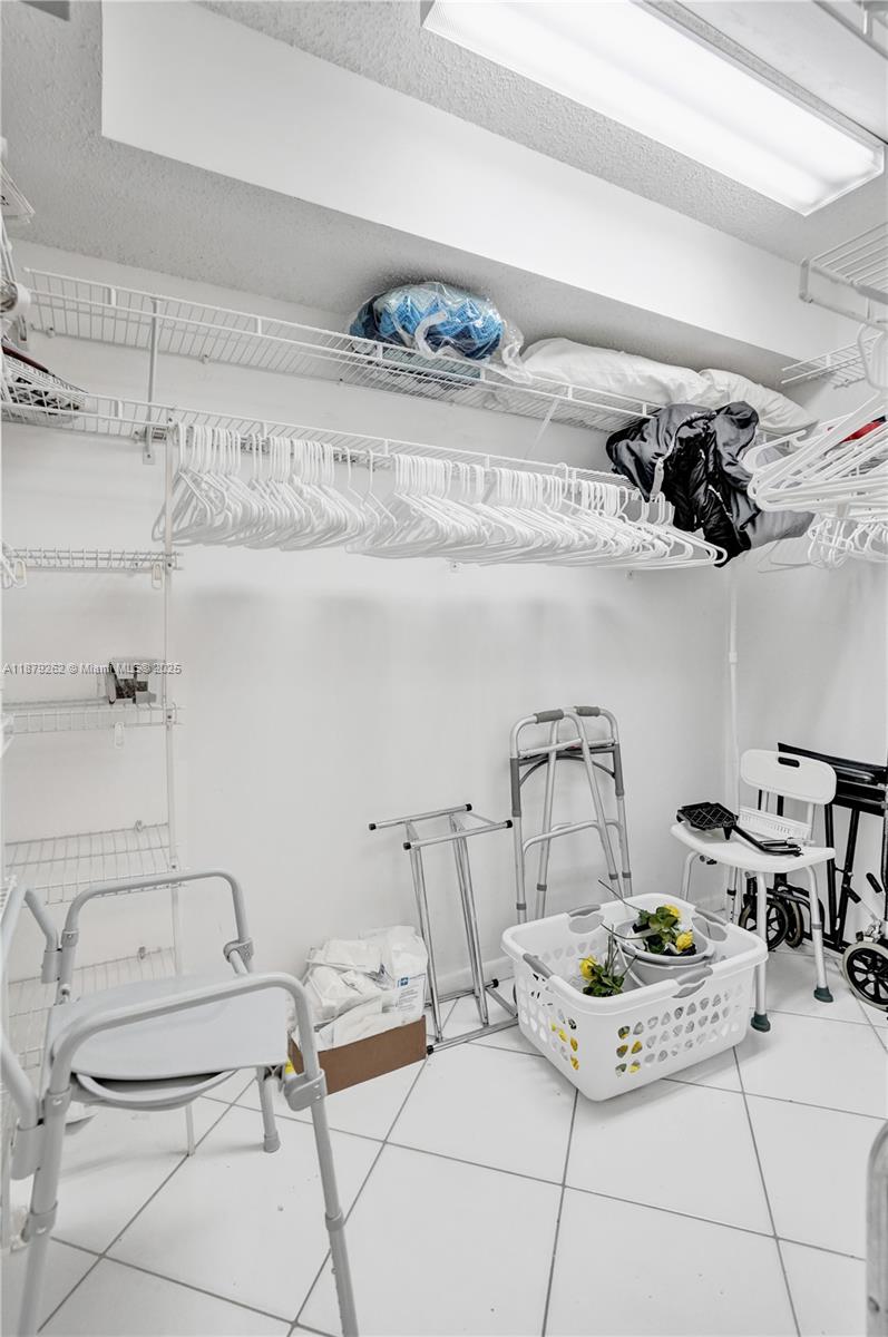 CAMBRIDGE AT CENTURY VILL - Residential