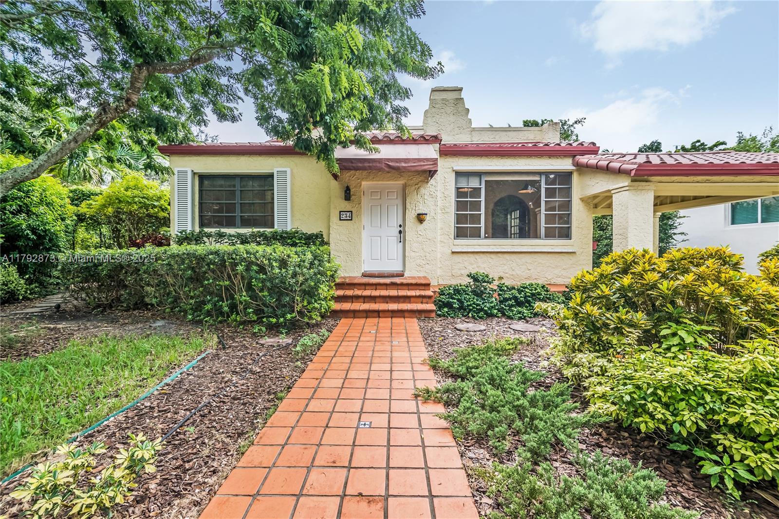 234 Alesio Ave