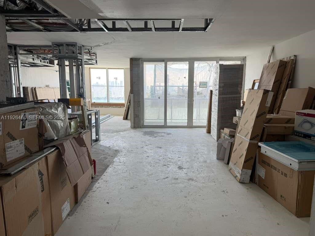 SUNSET HARBOUR SOUTH COND - Residential