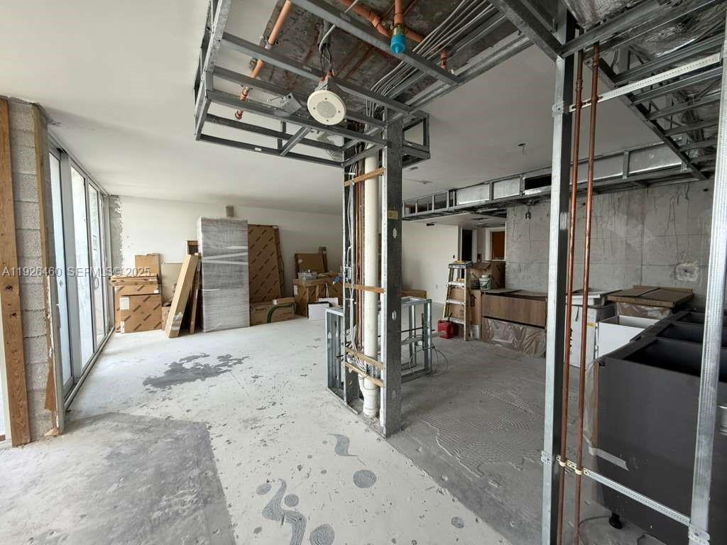 SUNSET HARBOUR SOUTH COND - Residential