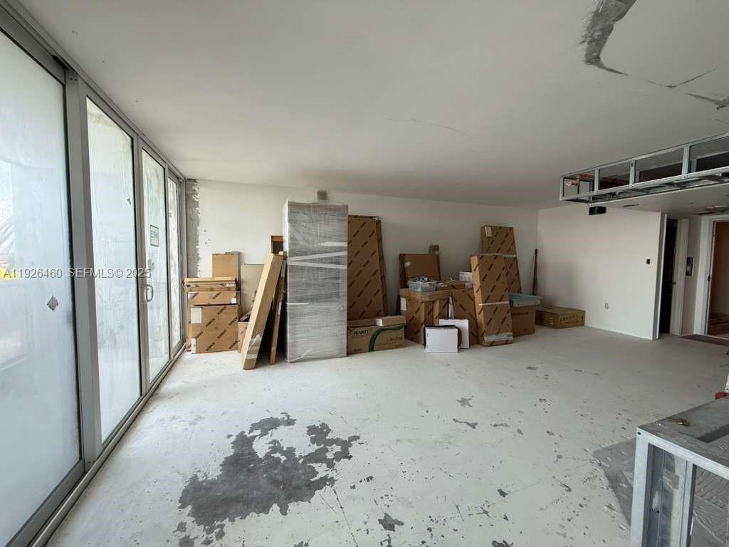 SUNSET HARBOUR SOUTH COND - Residential