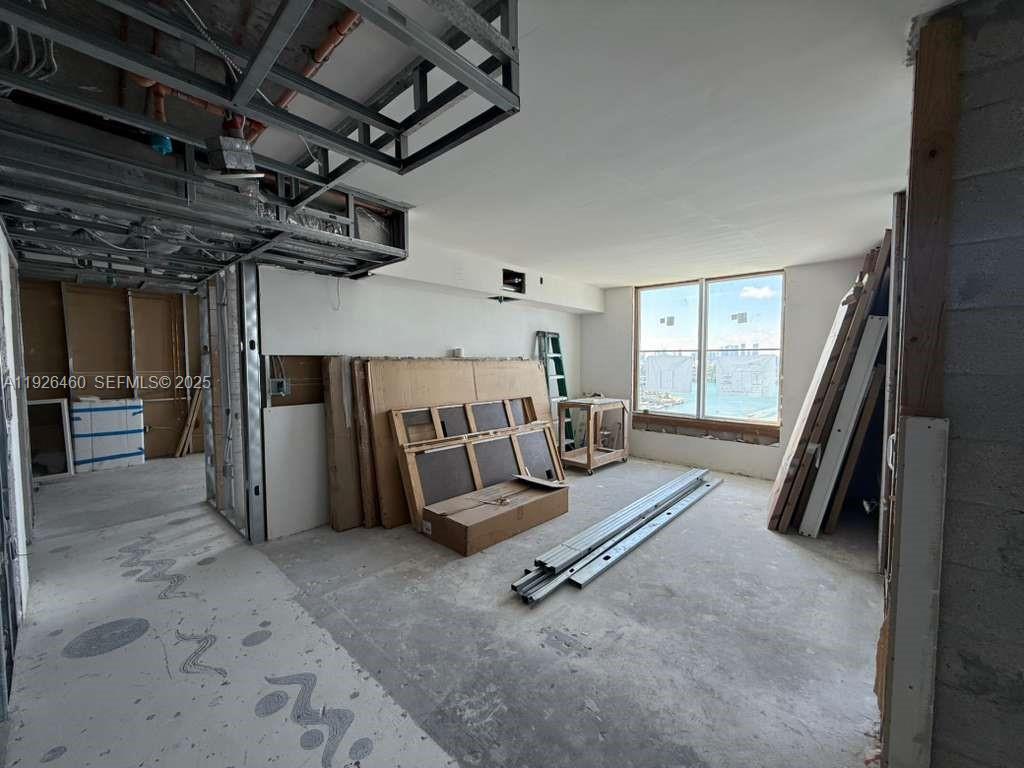 SUNSET HARBOUR SOUTH COND - Residential