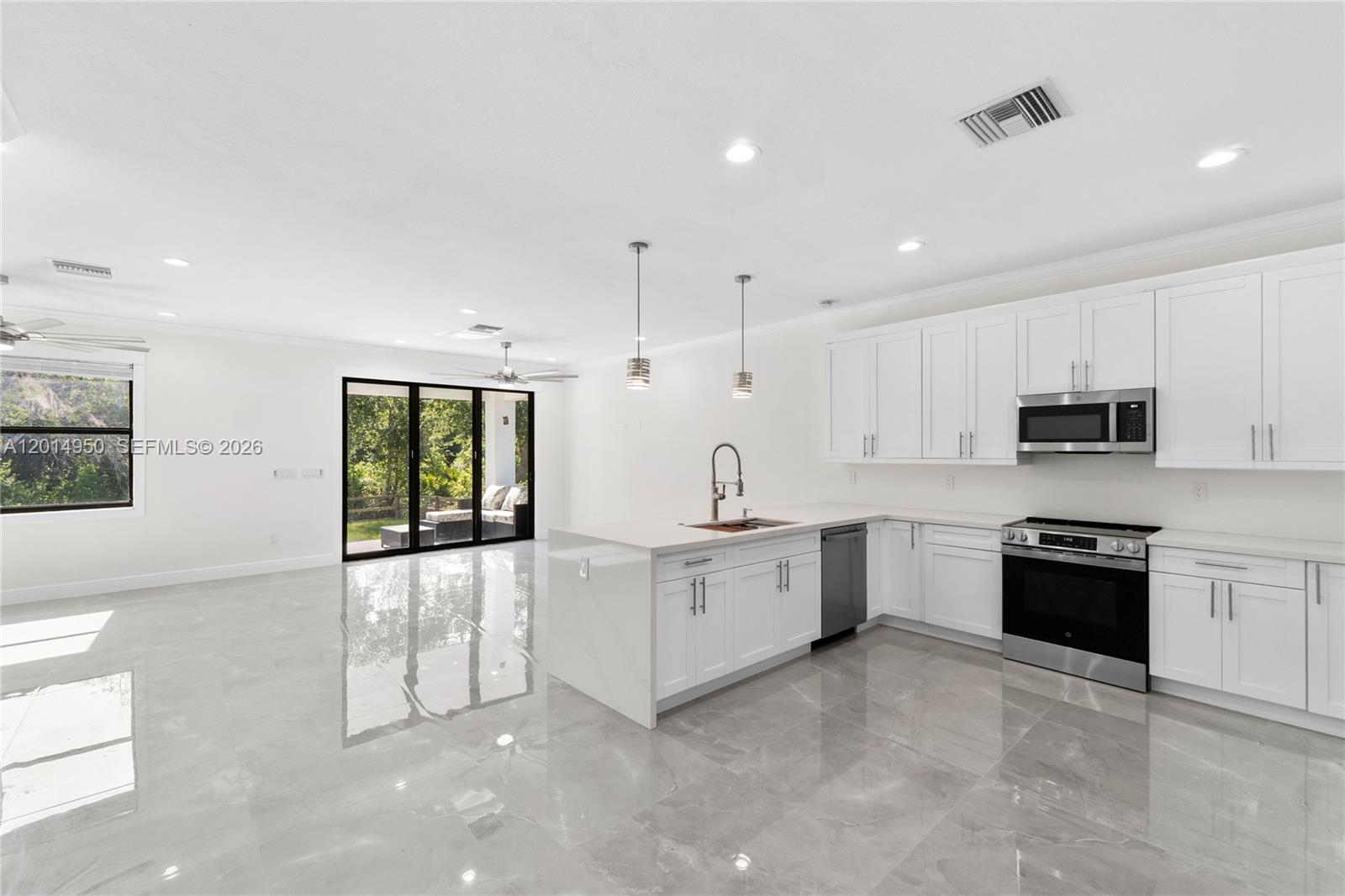 HIGHLANDS PARK SE AREA - Residential