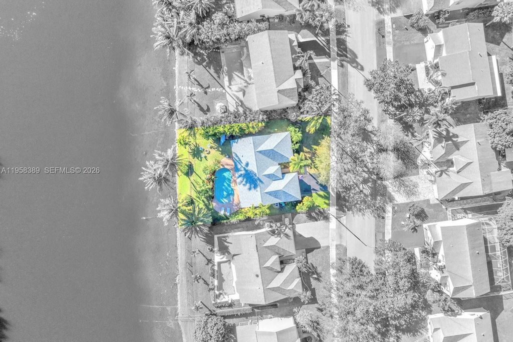 Photo of 10230 Grove Ln, Cooper City, FL 33328 (MLS # A11958389)