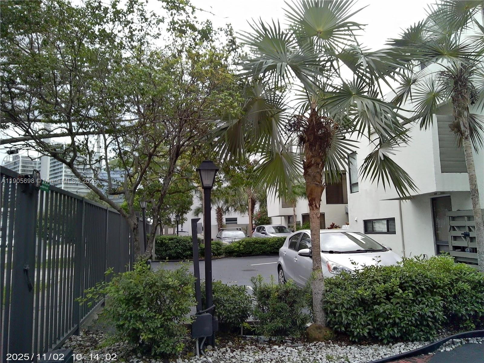 MALCOLM PEACOCKS - Residential