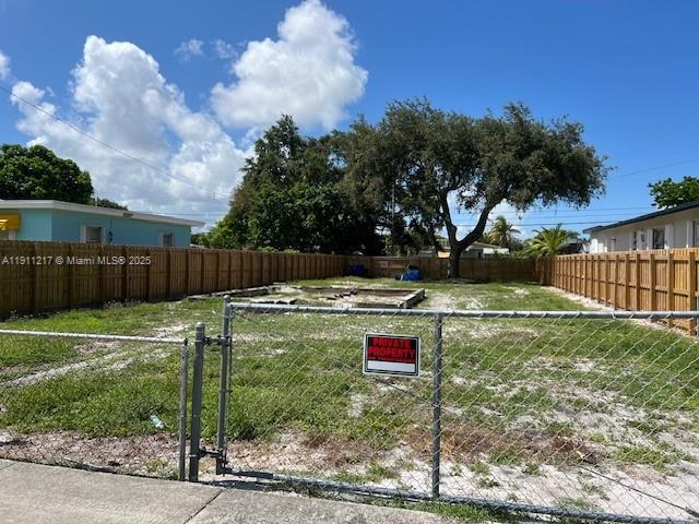 HOLLYWOOD PARK - Land