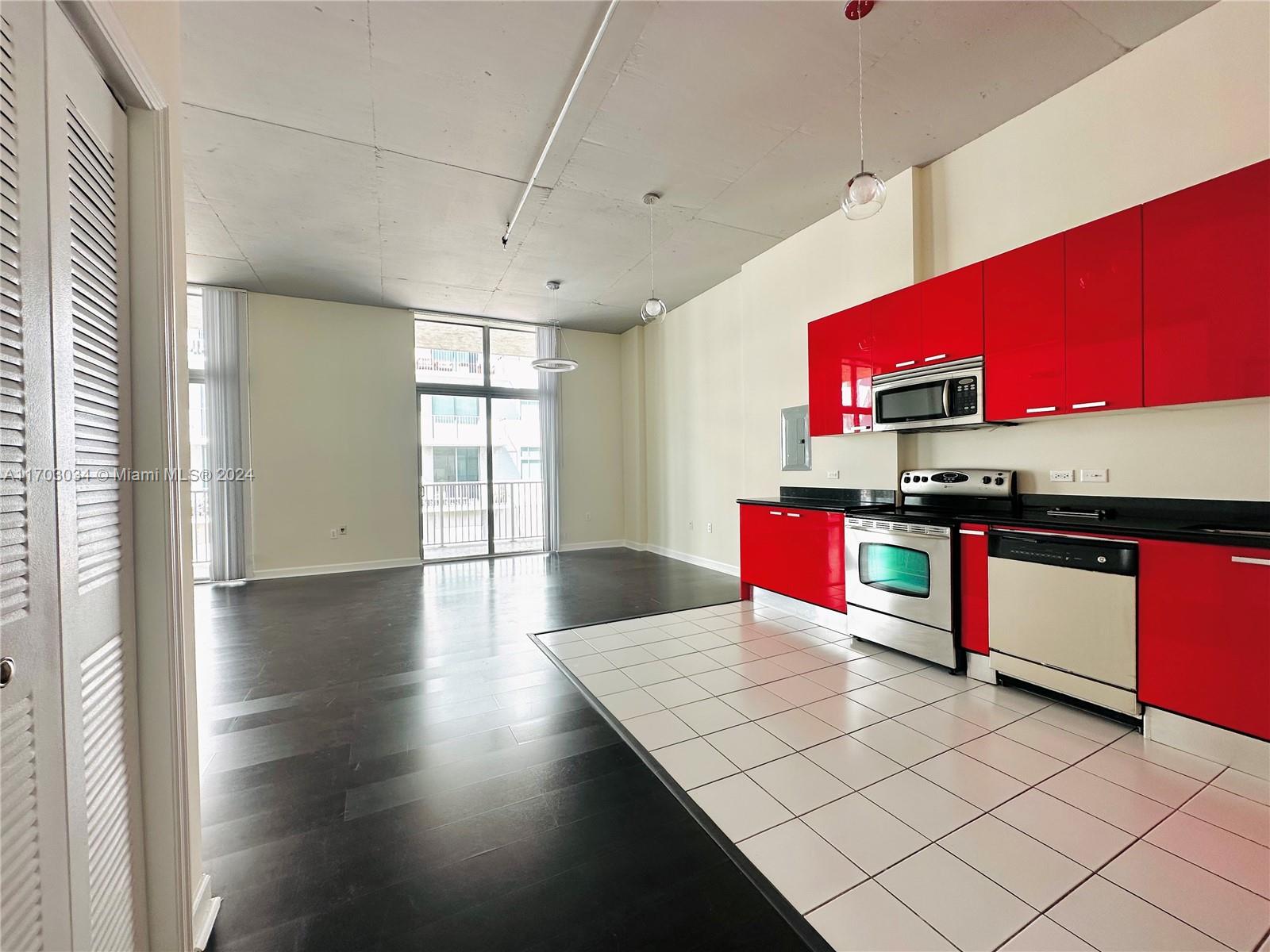 LOFTS AT HOLLYWOOD STATIO - Residential Lease