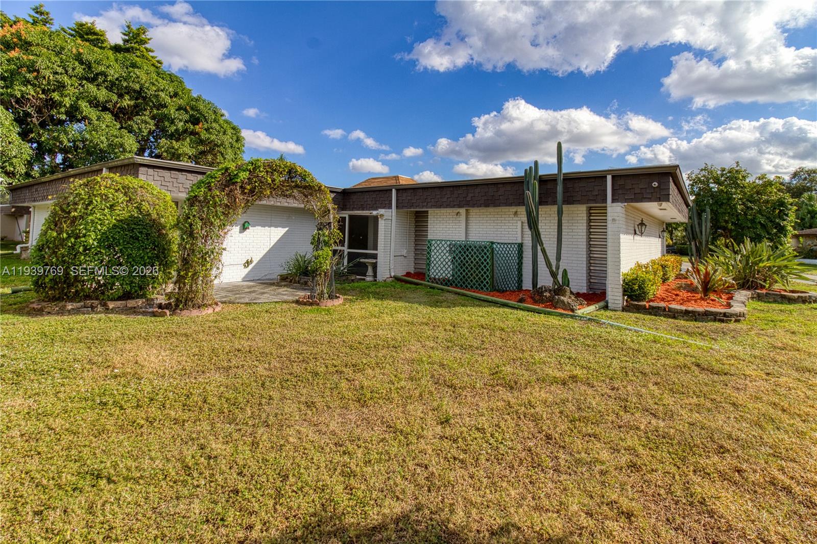 WOODLANDS SEC SIX - Residential