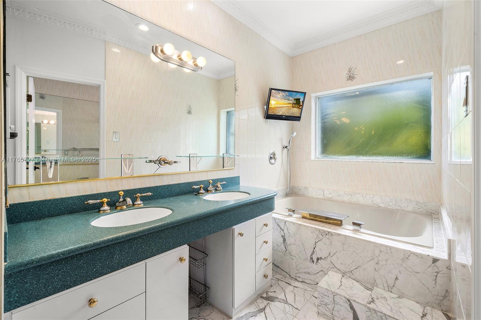 GOLDEN BEACH SEC E - Residential Lease