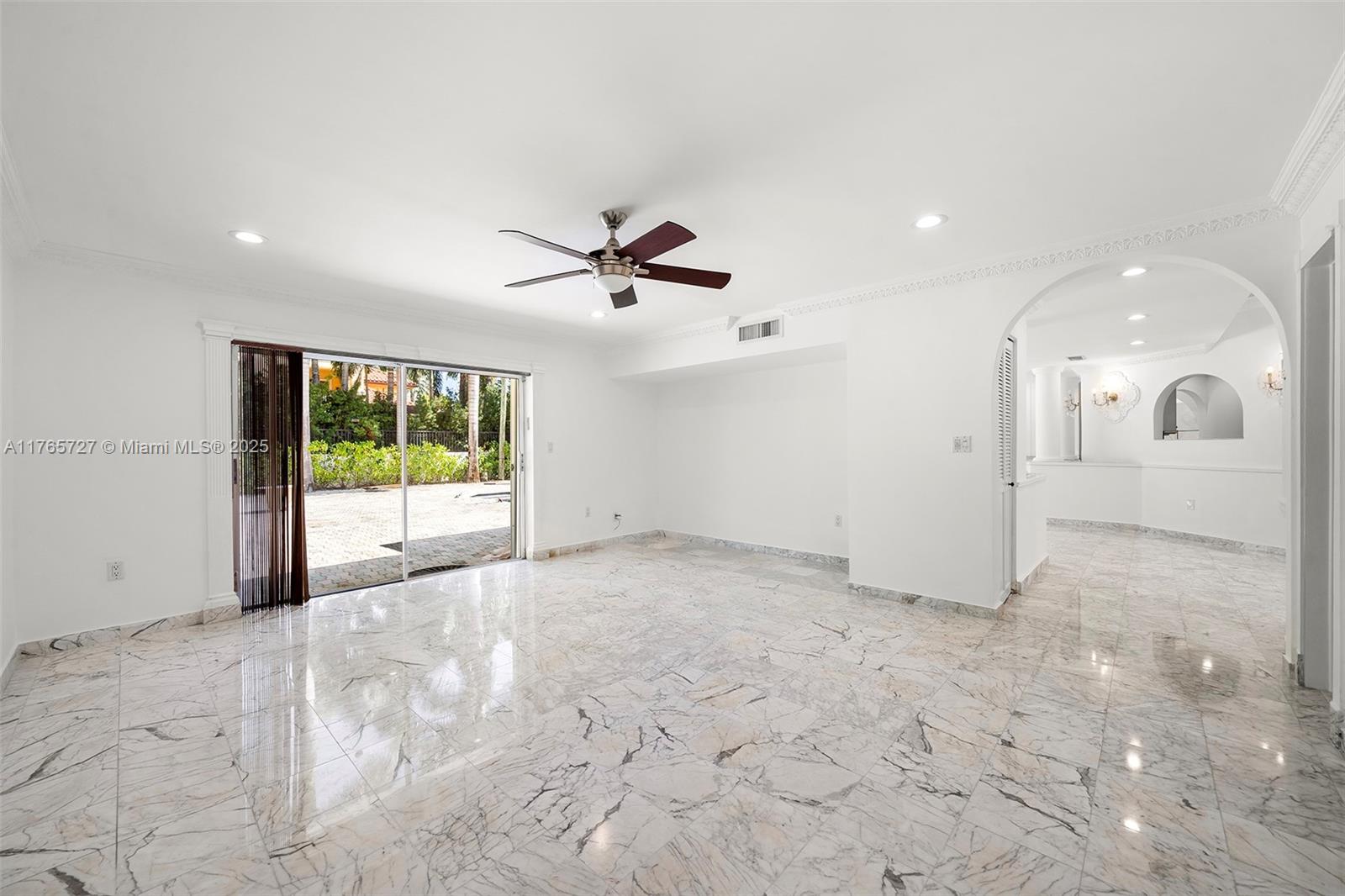 GOLDEN BEACH SEC E - Residential Lease