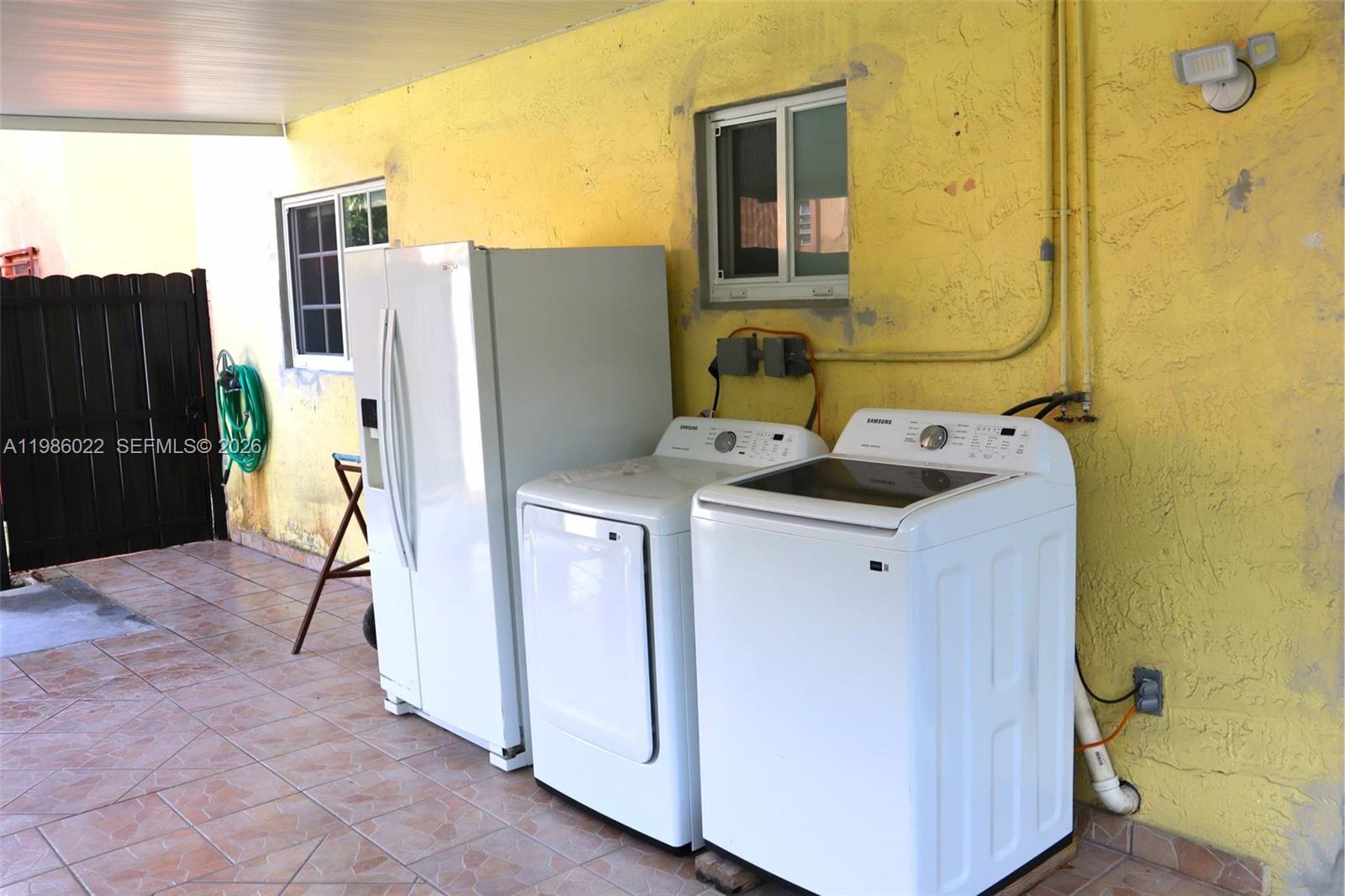 SILVER GARDENS VILLAS CON - Residential Lease