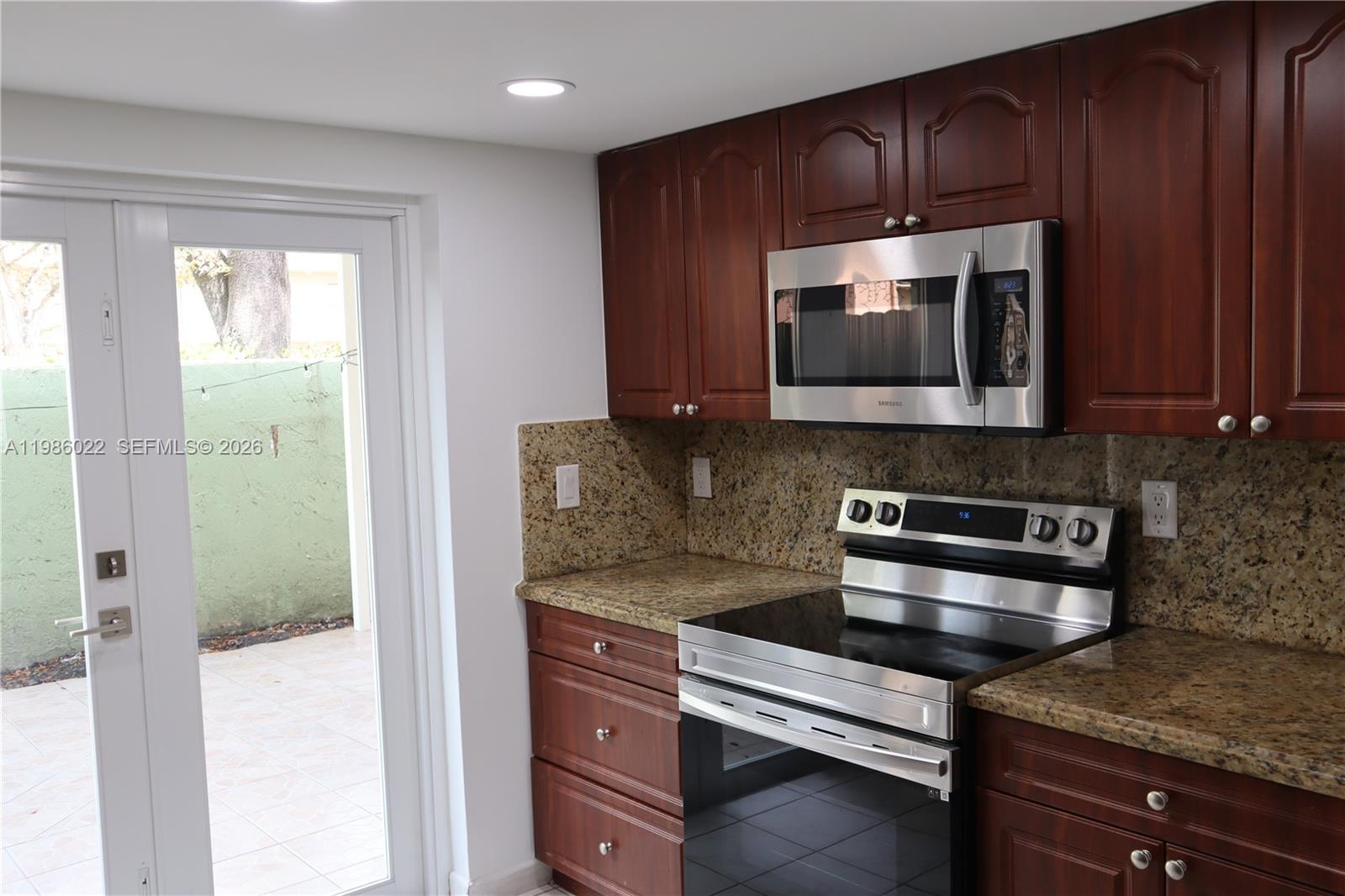 SILVER GARDENS VILLAS CON - Residential Lease