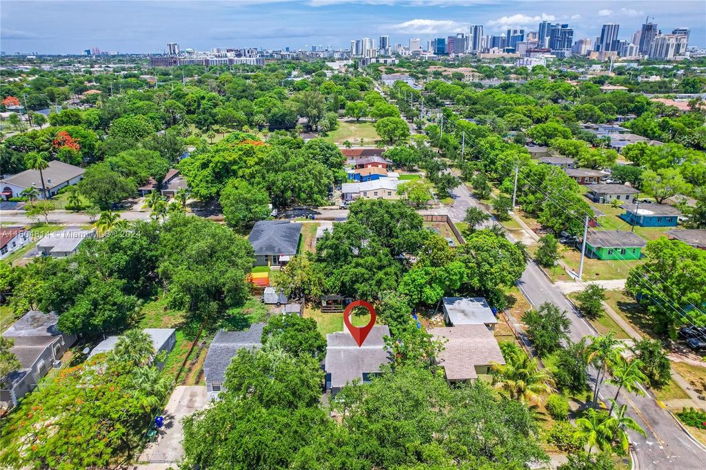 Photo of 404 NW 15th Ave, Fort Lauderdale, FL 33311 (MLS # A11604814)