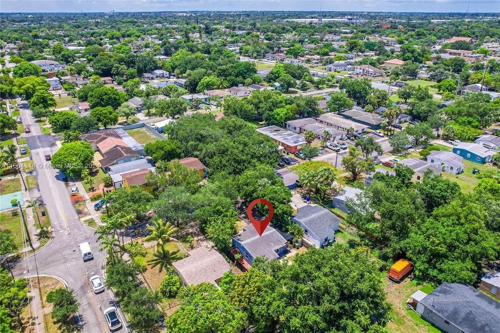 Photo of 404 NW 15th Ave, Fort Lauderdale, FL 33311 (MLS # A11604814)