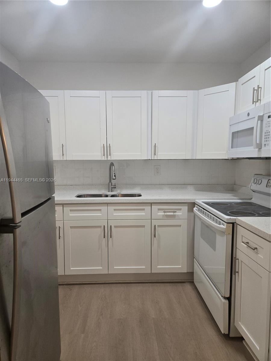190 SE 12th Ave 1B
