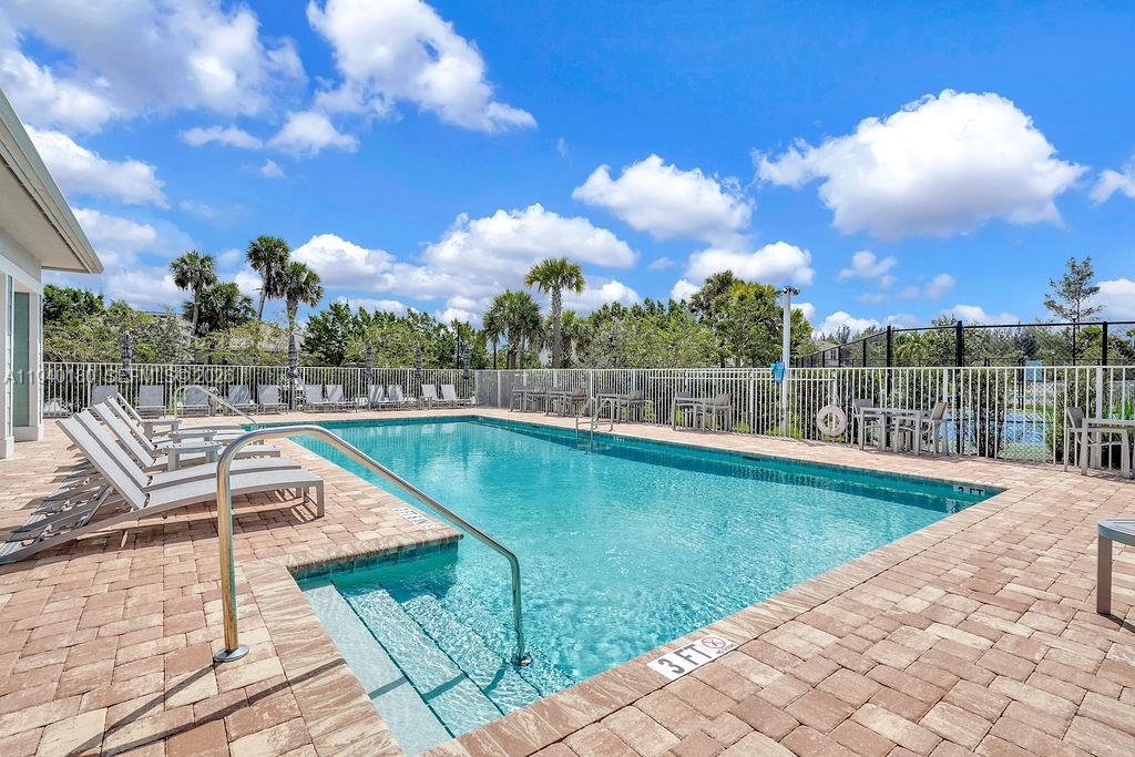 WINDSONG ESTATES - Residential