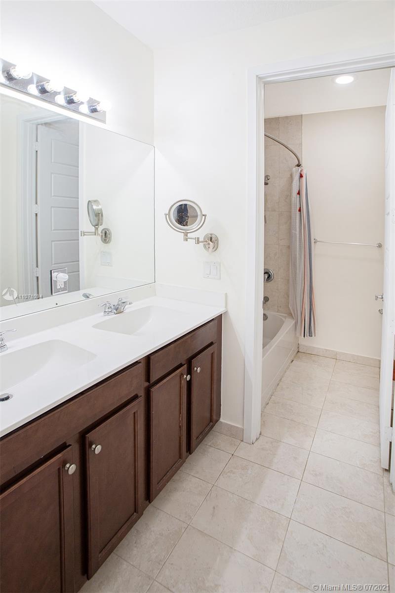 VENETIAN PARC WEST - Residential Lease