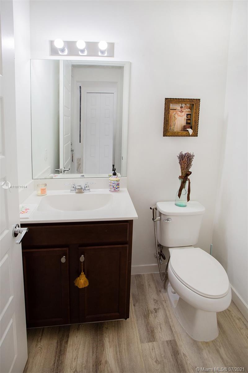 VENETIAN PARC WEST - Residential Lease
