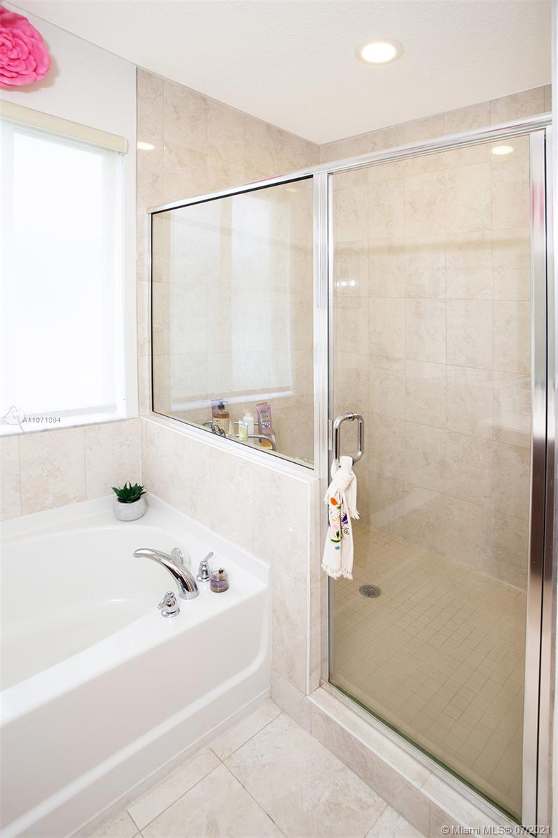 VENETIAN PARC WEST - Residential Lease