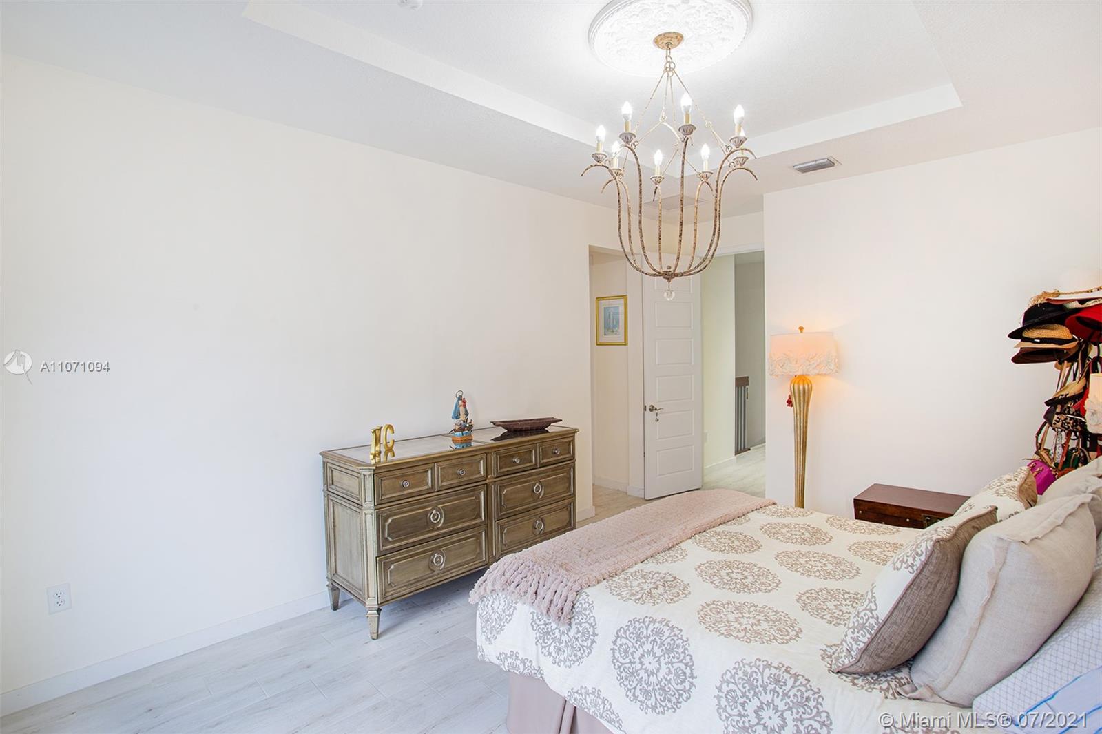 VENETIAN PARC WEST - Residential Lease