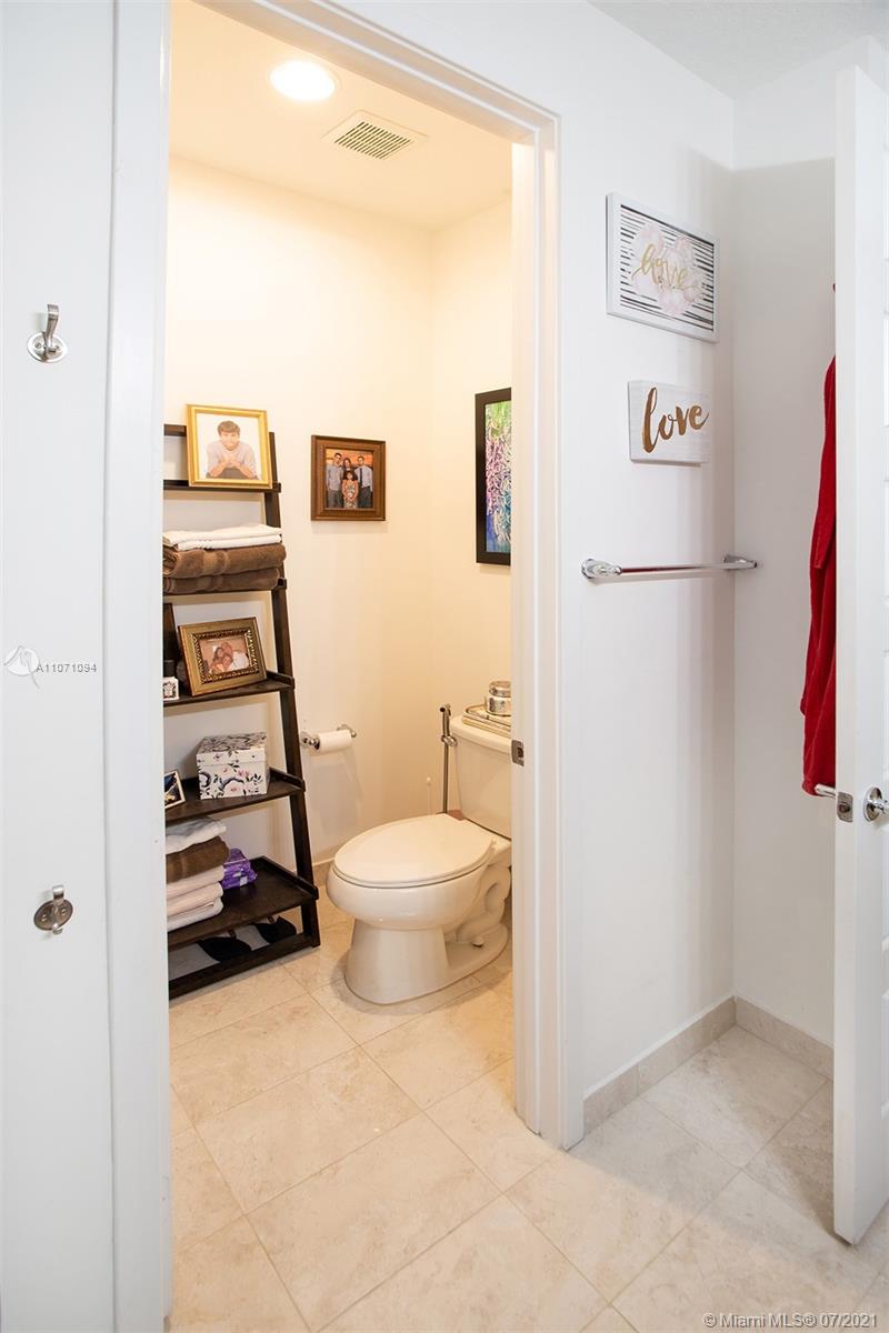 VENETIAN PARC WEST - Residential Lease